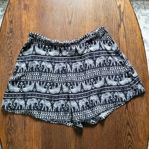 Mudd Black and White Elephant Print Elastic Waist Boho Flowy Shorts Size women L